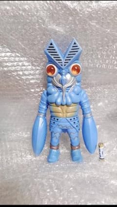 ２４cm 新品 ウルトラマン バルタン星人 ソフビ 円谷 スカイブルーバージョン 24cm 新品 ウルトラマン バルタン星人 ソフビ 円谷 スカイブルー