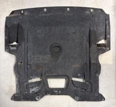 アンダーカバー 2UPJ-32582170  535i FR35 中古 アンダーカバー 2UPJ-32582170 BMW 535i FR35 中古 - メルカリ