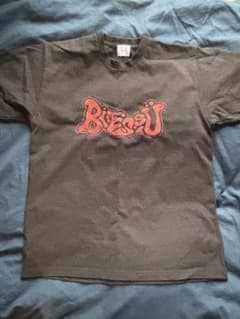 BlessU ロゴプリント Tシャツ 黒のサムネイル