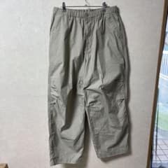 UNIQLO ワークパンツ ベージュ Lサイズのサムネイル