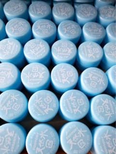 サントリー 天然水 ペットボトルキャップ 140個のサムネイル