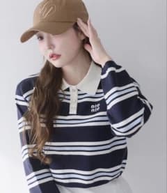 NICE CLAUP ロゴ入り ポロ襟ニット ネイビー トップス ガーリーのサムネイル