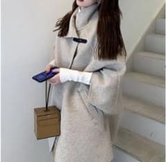ベージュ ポンチョ・ケープコートのサムネイル