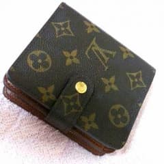 LOUIS VUITTONの二つ折り財布★のサムネイル