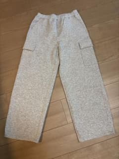 ユニクロ　キッズ　ドライスウェットカーゴパンツ（グレー）150cmのサムネイル