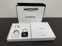 CHANELシャネル ノベルティ ラコレクション 南京錠 キーリング 新品未使用✨️】CHANEL シャネルラコレクション ノベルティ カナデ