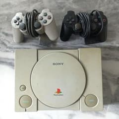 SONY PlayStation 本体とコントローラーセットのサムネイル