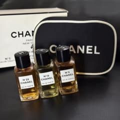 CHANEL 香水セット ポーチ付き - メルカリ