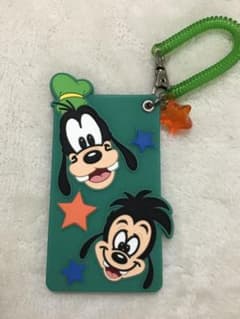 ディズニー グーフィー パスケースのサムネイル