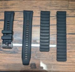 【未使用&美品】22mmスマートウォッチバンド ２組 （ブラックシリコン）のサムネイル