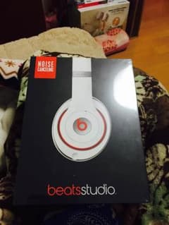 beats 白赤 有線のサムネイル