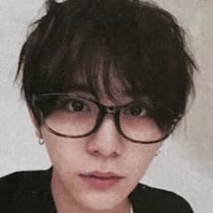 山田涼介公式写真のサムネイル