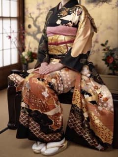7/13限定セール！振袖4点セット黒×ゴールド　成人式結婚式前撮り 7/13限定セール！振袖4点セット黒×ゴールド 成人式結婚式前撮り - メルカリ
