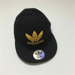 adidasキャップのサムネイル