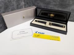 美品 PILOT 万年筆 14K 585 F 箱付 - メルカリ