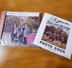 Life goes on/We are young  Dear Tiara盤のサムネイル