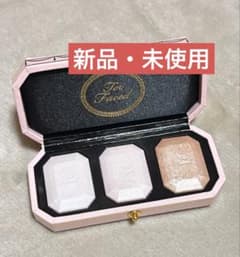Too Faced マルチユース ハイライター トリオ - メルカリ