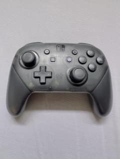 【値下げ交渉可能】Nintendo Switch プロコン(純正)のサムネイル