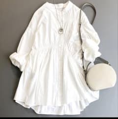 美品✳︎カデュネ CADUNE シャーリングギャザーシャツ 白 バンドカラー 
