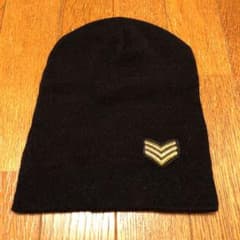 ▪️未使用▪️ZARA ニット帽 エンブレム 帽子 黒 M ブラックのサムネイル