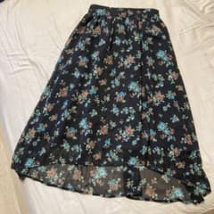 【美品】Lowlys farm 膝丈スカートのサムネイル