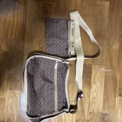 LeSportsacショルダーバッグ、ポーチ付きのサムネイル