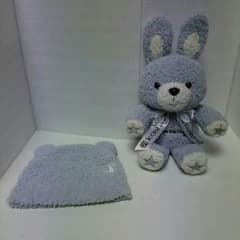 カシウェアのうさぎのぬいぐるみと帽子のサムネイル