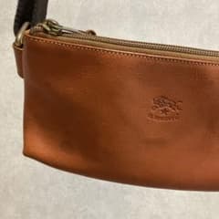 すっぽん様専用 イルビゾンテ ボディバッグのサムネイル