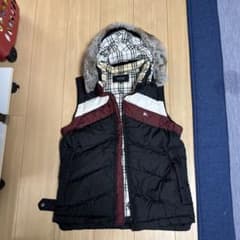 BURBERRY BLACK LABEL ダウンベスト Mサイズのサムネイル