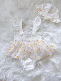 ベビー花柄ロンパース 帽子付 36M/69M 新生児撮影用 未使用のサムネイル