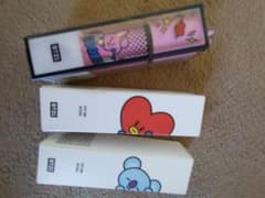 お値下げ新品未使用品♡BTSキャラクター限定コスメ♡おまけ付き♡♡のサムネイル