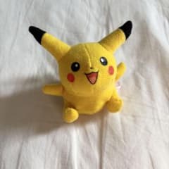 ポケモン　ピカチュウぬいぐるみマスコットのサムネイル