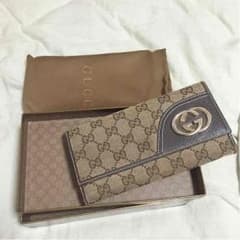 ほぼ未使用❗️❗️GUCCI長財布❗️のサムネイル