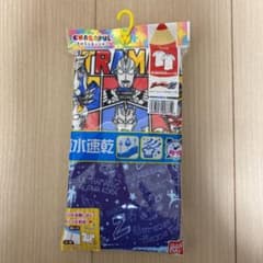 【新品・未使用】ウルトラマン　シャツ　110のサムネイル
