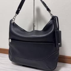 美品✨ペッレモルビダ メイデンヴォヤージュ エディターズバッグ 紺色 ショルダー 美品✨ペッレモルビダ メイデンヴォヤージュ エディターズバッグ 紺色
