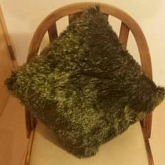 ふさふさ大きいクッションのサムネイル
