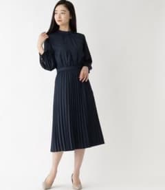 ネイビー プリーツワンピースのサムネイル