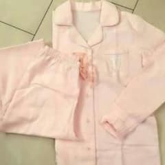 GU パジャマ ピンク イニシャルMのサムネイル