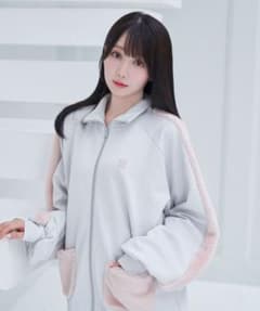 ロゼミューズ　fake fur point big trackjパーカーのみ ロゼミューズ fake fur point big trackjパーカーのみ - メルカリ