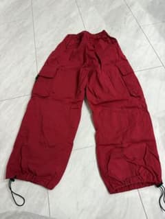 キッズ140 赤 カーゴパンツのサムネイル