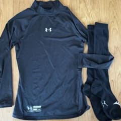 UNDER ARMOUR アンダーシャツ 150〜160センチ　夏冬２枚セットのサムネイル