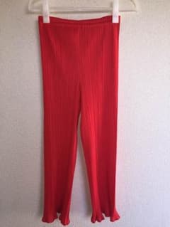 PLEATS PLEASE パンツのサムネイル