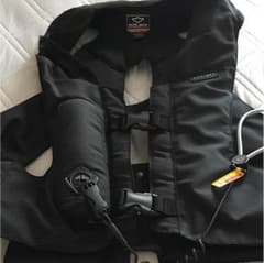 バイク エアーバックジャケット 未使用 ☆値下げ☆のサムネイル