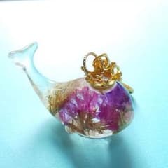[handmade]  クジラさんとスターチスのコラボ♪キーホルダーのサムネイル