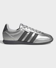 新品未使用　adidas アディダス　BARREDA LO　スニーカー　26.0のサムネイル