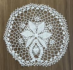 ※値下げしました※【16】ハンドメイド かぎ針編みのドイリーのサムネイル