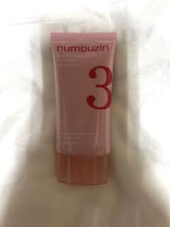 numbuzin3番ノーファンデ陶器肌トーンアップUVエッセンスのサムネイル