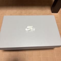 NIKE AIR FORCE 1 ホワイト スニーカーのサムネイル