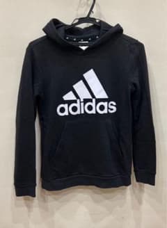 adidas 黒 フード付きパーカー 150サイズのサムネイル