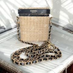 シャネル ノベルティ レ ベージュ パニエ デ エサンシエル ポーチ